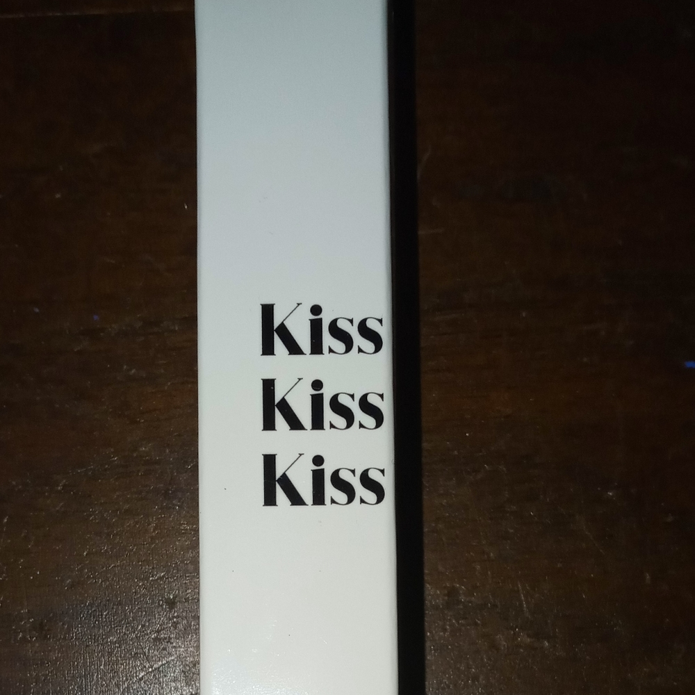 Lip gloss new kiss my